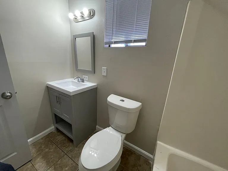 503 Johnson St — Photo 11