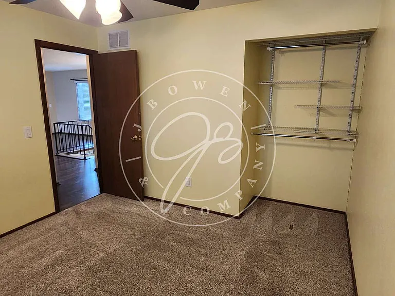9450 Millcroft Rd — Photo 11