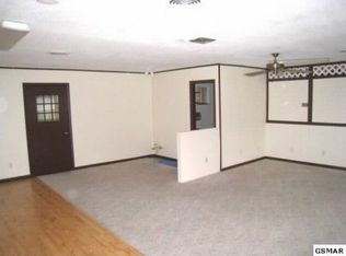 3143 Easy St, Pigeon Forge, TN 37862