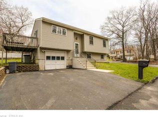 225 Swampscott St, West Haven, CT 06516