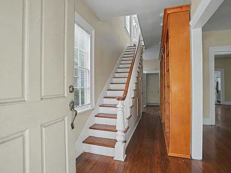 121 W Duffy St — Photo 7