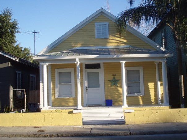 2nd image of 1908 E Columbus Dr