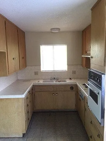25982 Tamarisk Dr — Photo 4