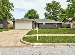 2001 Oakmeadows Dr, Norman, OK 73071