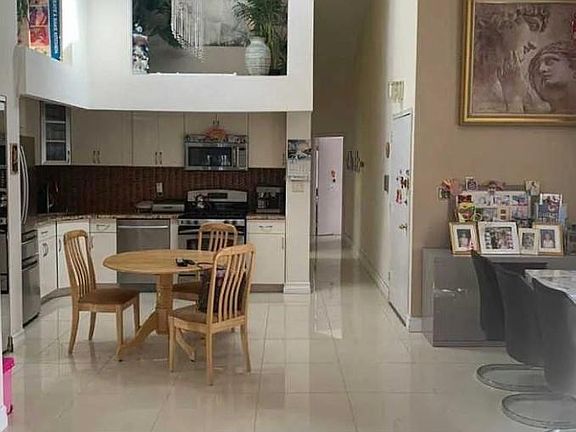 5th image of 2544 120th St #3A