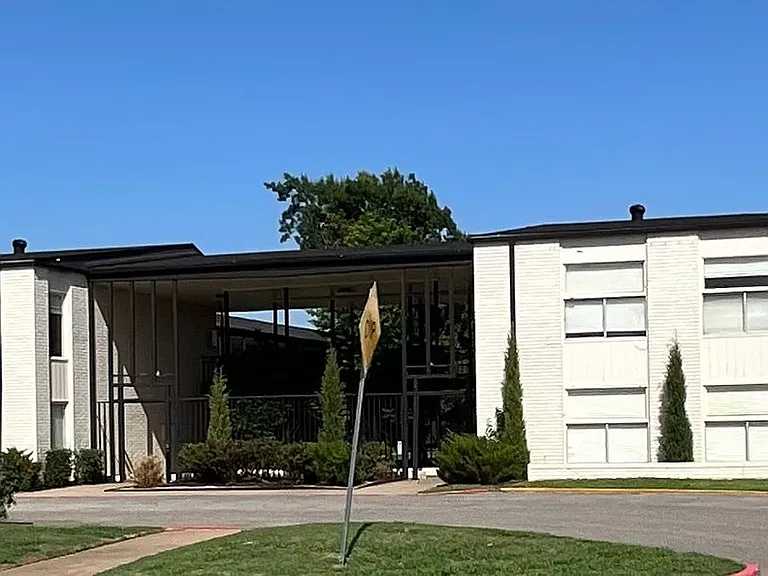 Terraces at Nichols Hills Renovated Two-Bedrooms — Photo 41