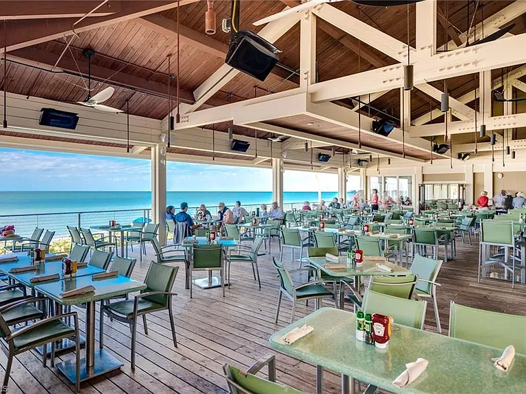 Marker 36 Restaurant/Bar at The North Beach Pavillion