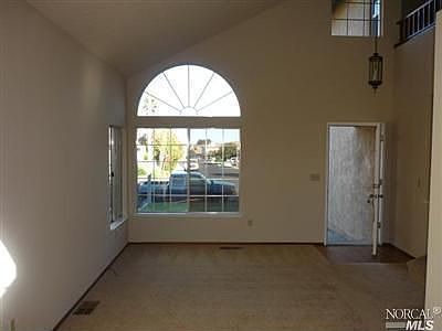 3rd image of 5068 Lakeview Cir