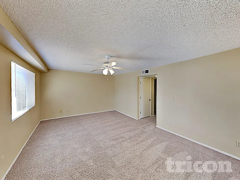 601 E Palomino Dr — Photo 17
