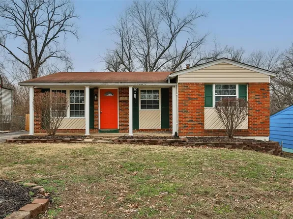 10217 Royal Dr, Saint Louis, MO 63136