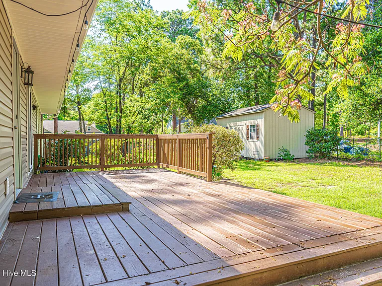 620 E New England Ave — Photo 16