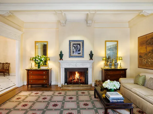 930 Park Avenue image 4 of 21