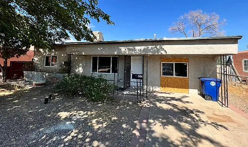 433 General Somervell St NE Photo 1