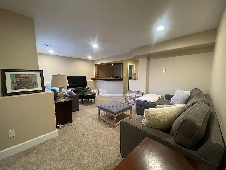 10181 Woodrose Ct — Photo 36