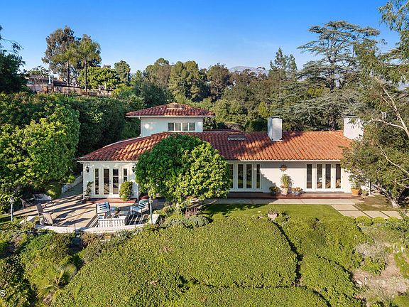 2nd image of 399 N San Rafael Ave