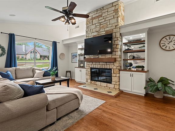 5th image of 198 Lake Dr