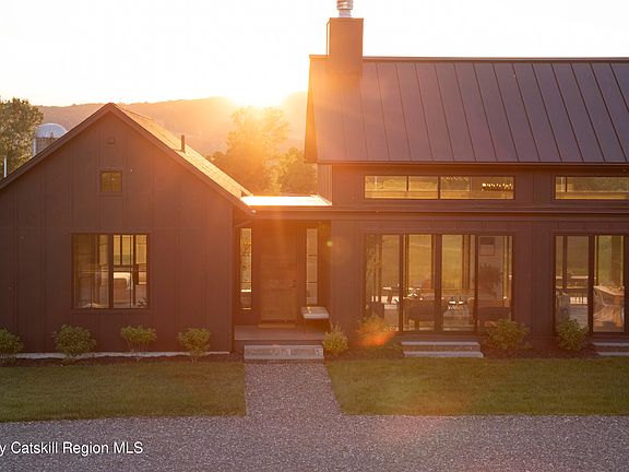 5th image of 110 Mansfield Road
