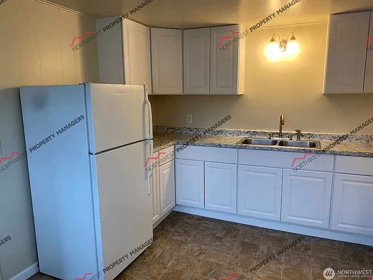 103 Engle Dr — Photo 8