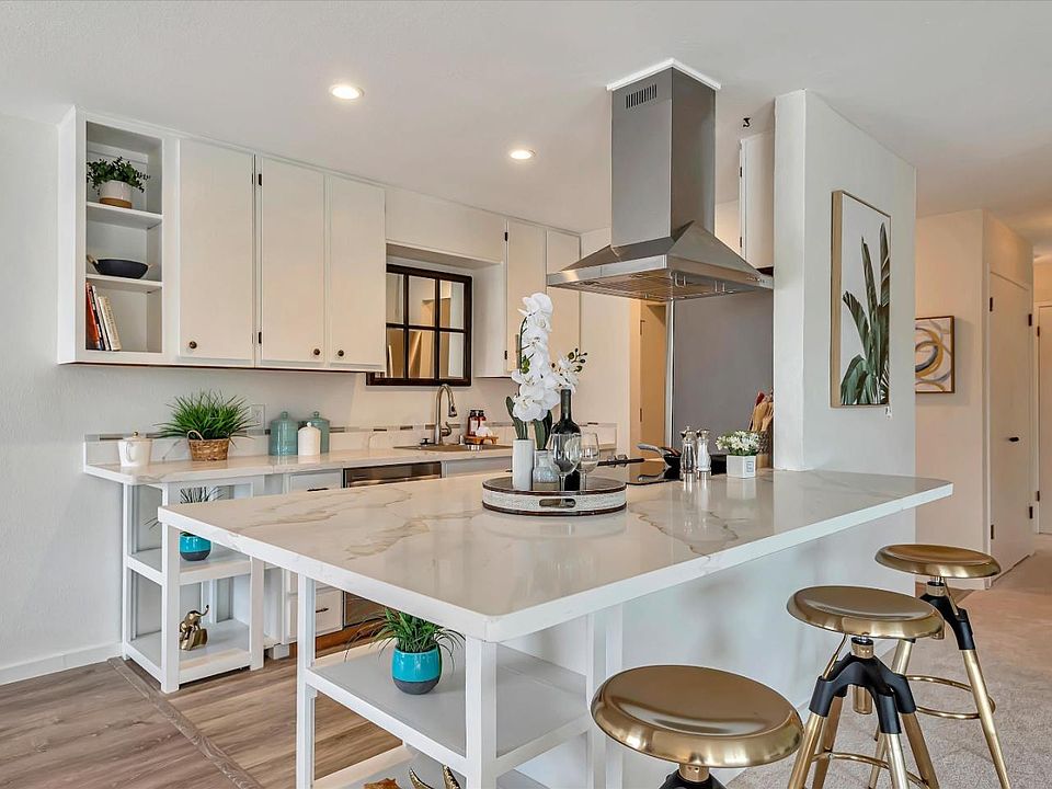 1st image of 412 Laurel Ave #412