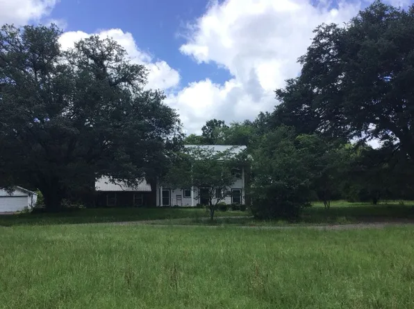 1315 Spring St, Carthage, TX 75633