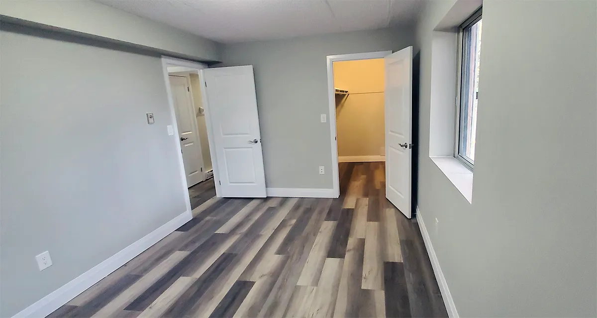 349 Queenston Street — Photo 4