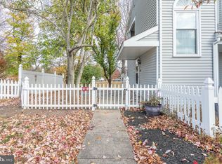 671 Rose Hollow Dr, Morrisville, PA 19067