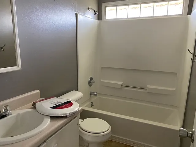 1704 Ashton Dr — Photo 24