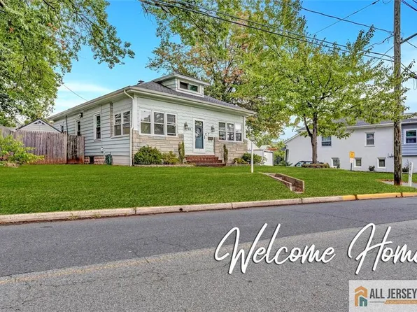 59 Trinity Ln, Woodbridge, NJ 07095