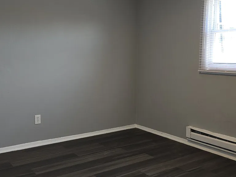 1800 E 42nd St #4 — Photo 8