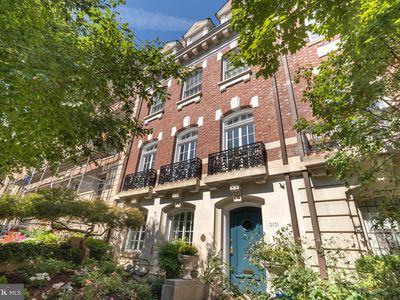 2131 Bancroft Pl NW, Washington, DC, 20008