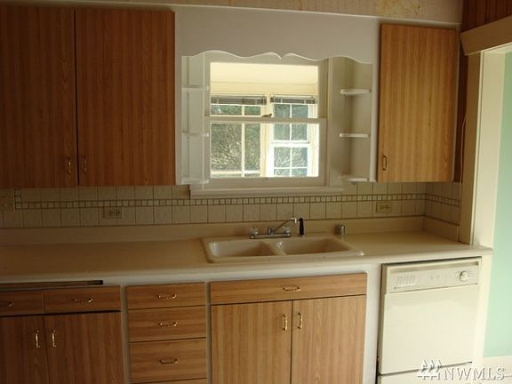 5th image of 6531 Lombard Ave