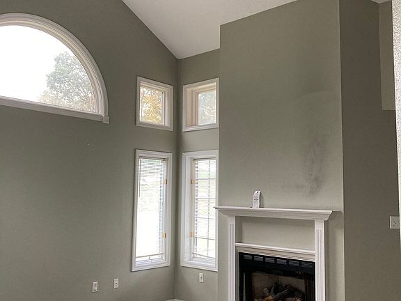 Main floor vaulted living room