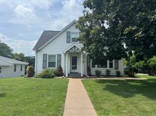 1601 Fox Dr, Dubuque, IA 52003