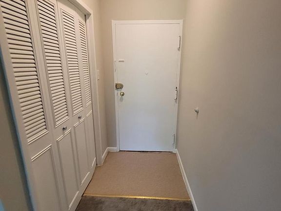 3rd image of 10220 Rockville Pike APT 402