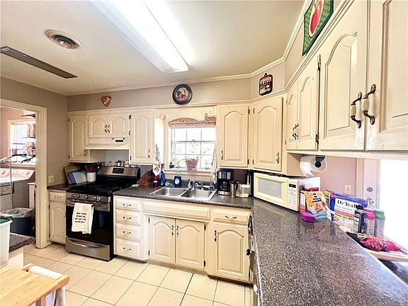4th image of 203 Mockingbird Ln