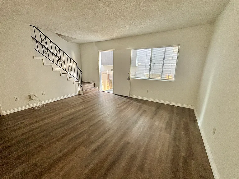 114 S Irena Ave #2 — Photo 7