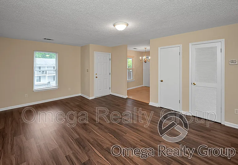 4203 20th St NE #B8 — Photo 5