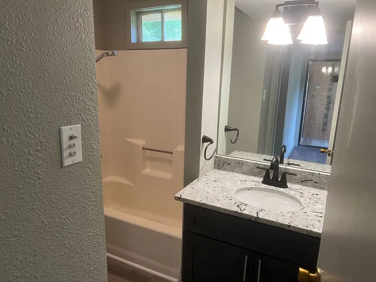 1012 Mineral St — Photo 8