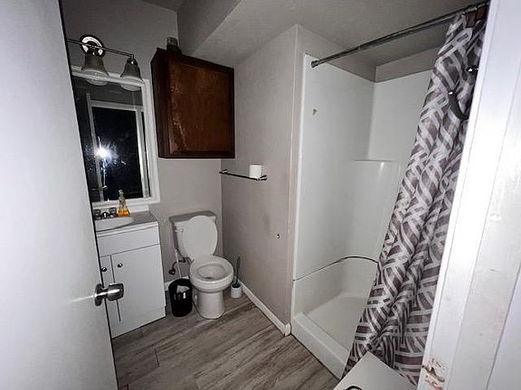 4th image of 3909 Marion St