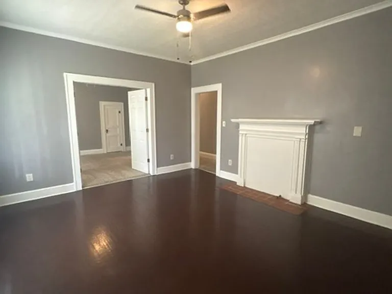 338 N Church St — Photo 3