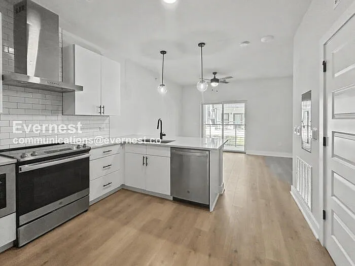 Building Photo - 3101 Govalle Ave #110
