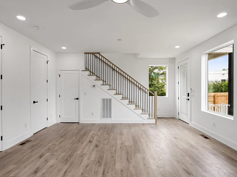 177 Little Green St #A — Photo 28