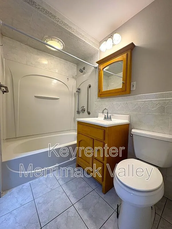 2 bed, 1.0 bath, 840 sqft, $2,085 — Photo 3