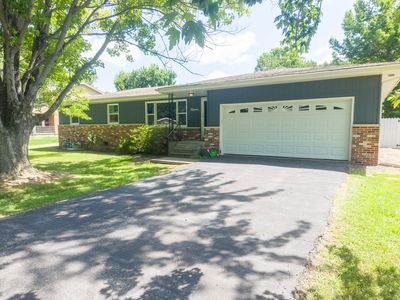 15 Lakedale Dr, Salem, IL, 62881