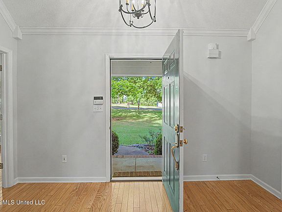 5th image of 6490 Malone Rd