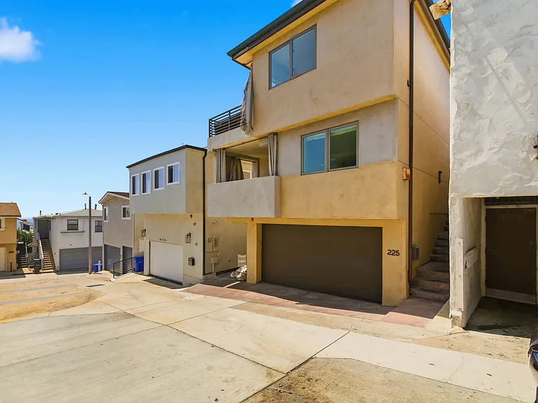 225 36th Pl — Photo 37