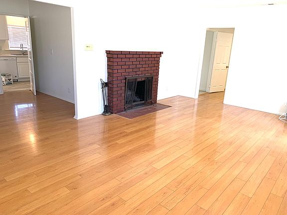 3rd image of 1858B 8th Ave