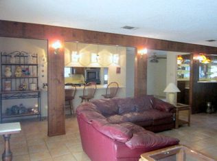 859 Live Oak Dr, Inez, TX 77968