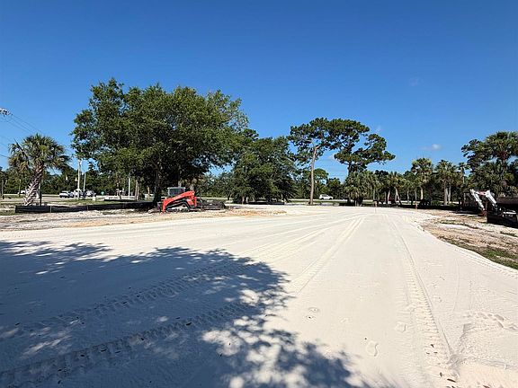 4th image of 26067 Marina Rd