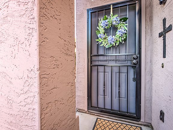2nd image of 3208 E Kerry Ln